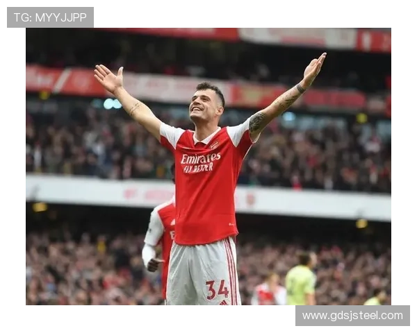 剪辑100位足球明星的精彩瞬间与传奇故事，重温绿茵场上的辉煌时刻