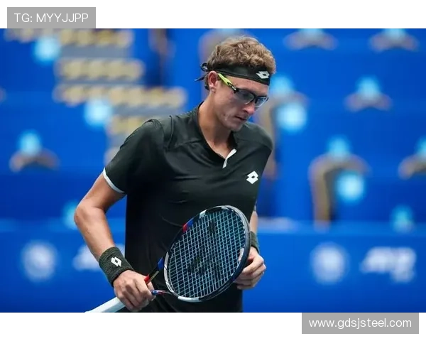 成都网球队以74分稳居冠军赛积分榜首位争夺激烈引人关注